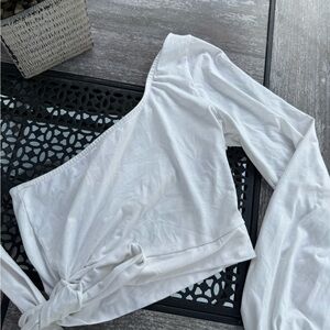 White One-Shoulder Top🤍